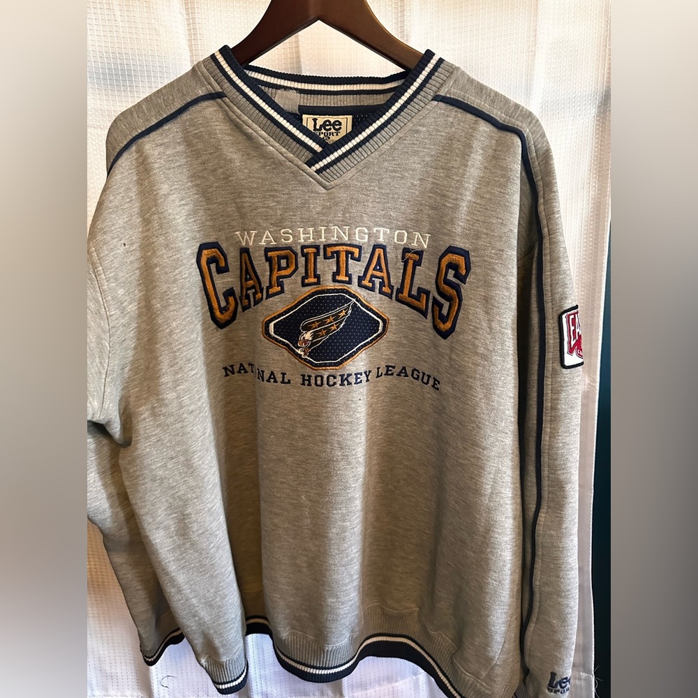 Vintage Washington Capitals Sports Pullover